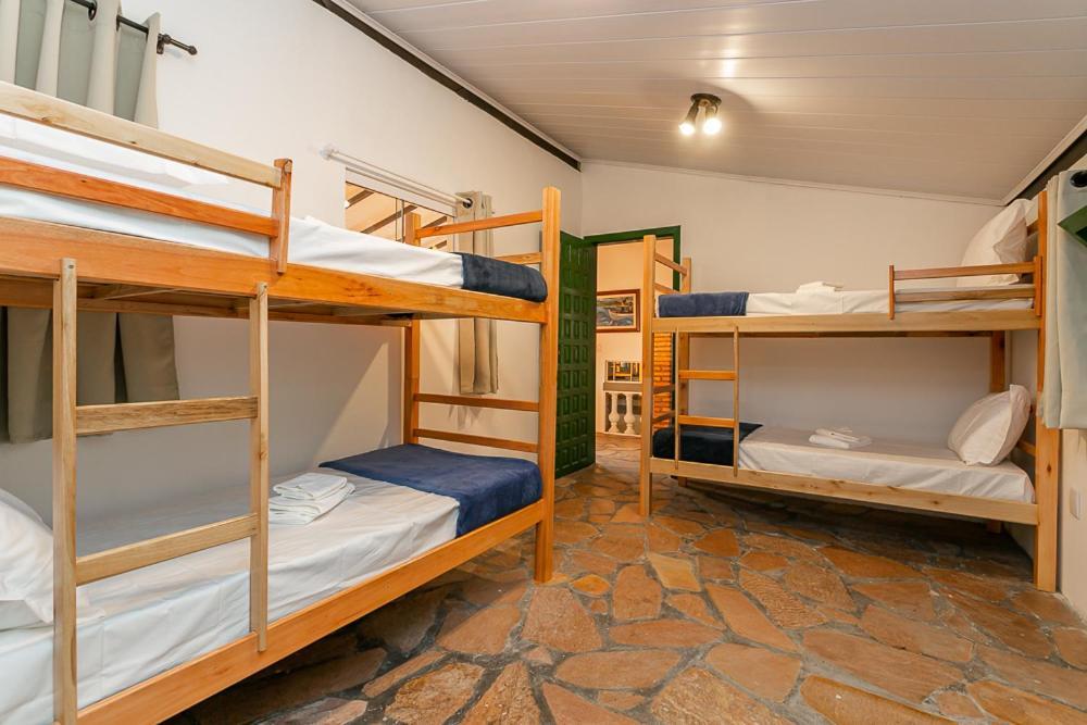Cama em Dormitório Feminino com 4 Camas